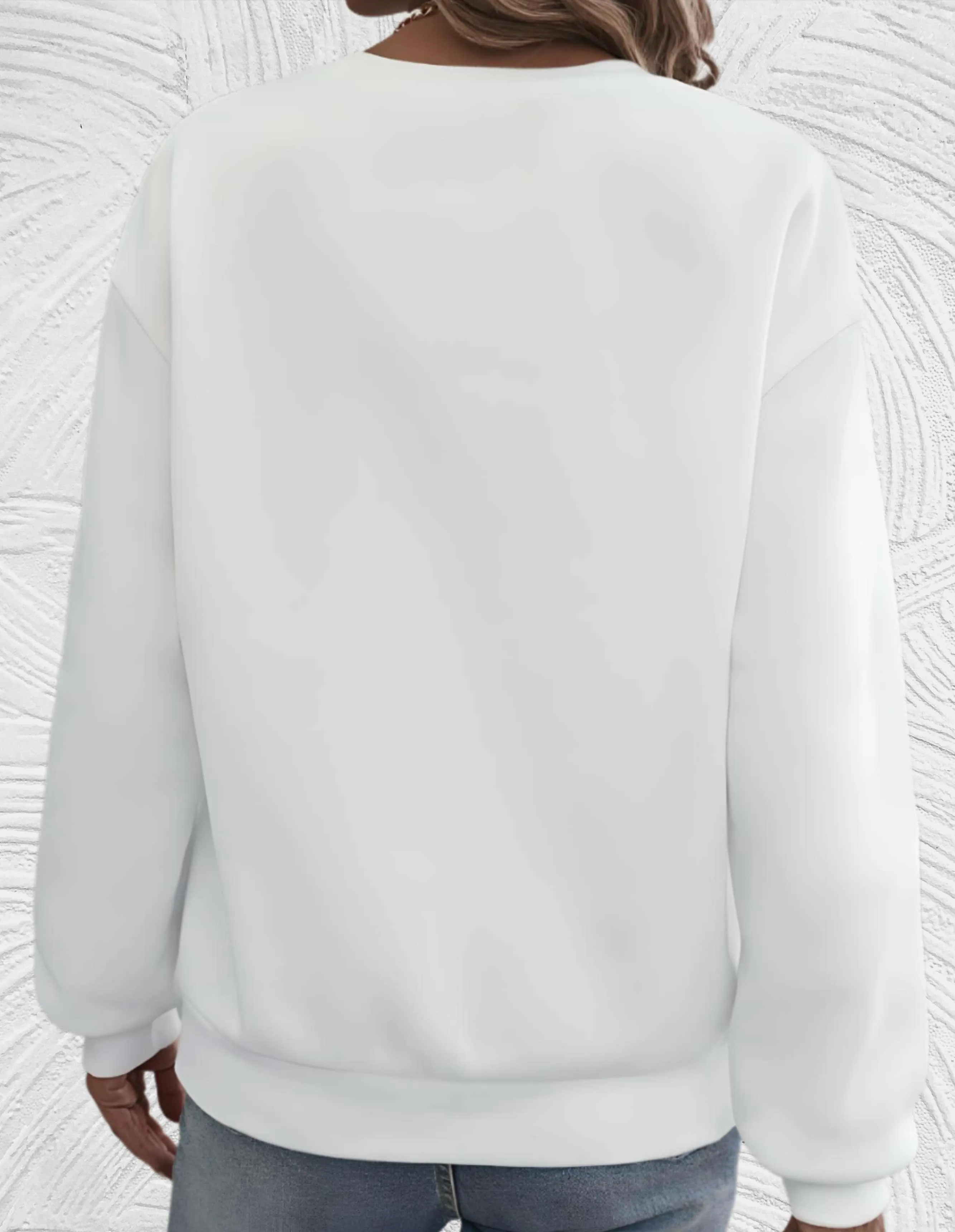 Heidi-Mode Übergroßer Pullover mit Rundhalsausschnitt und „share your light“-Aufdruck auf der Vorderseite