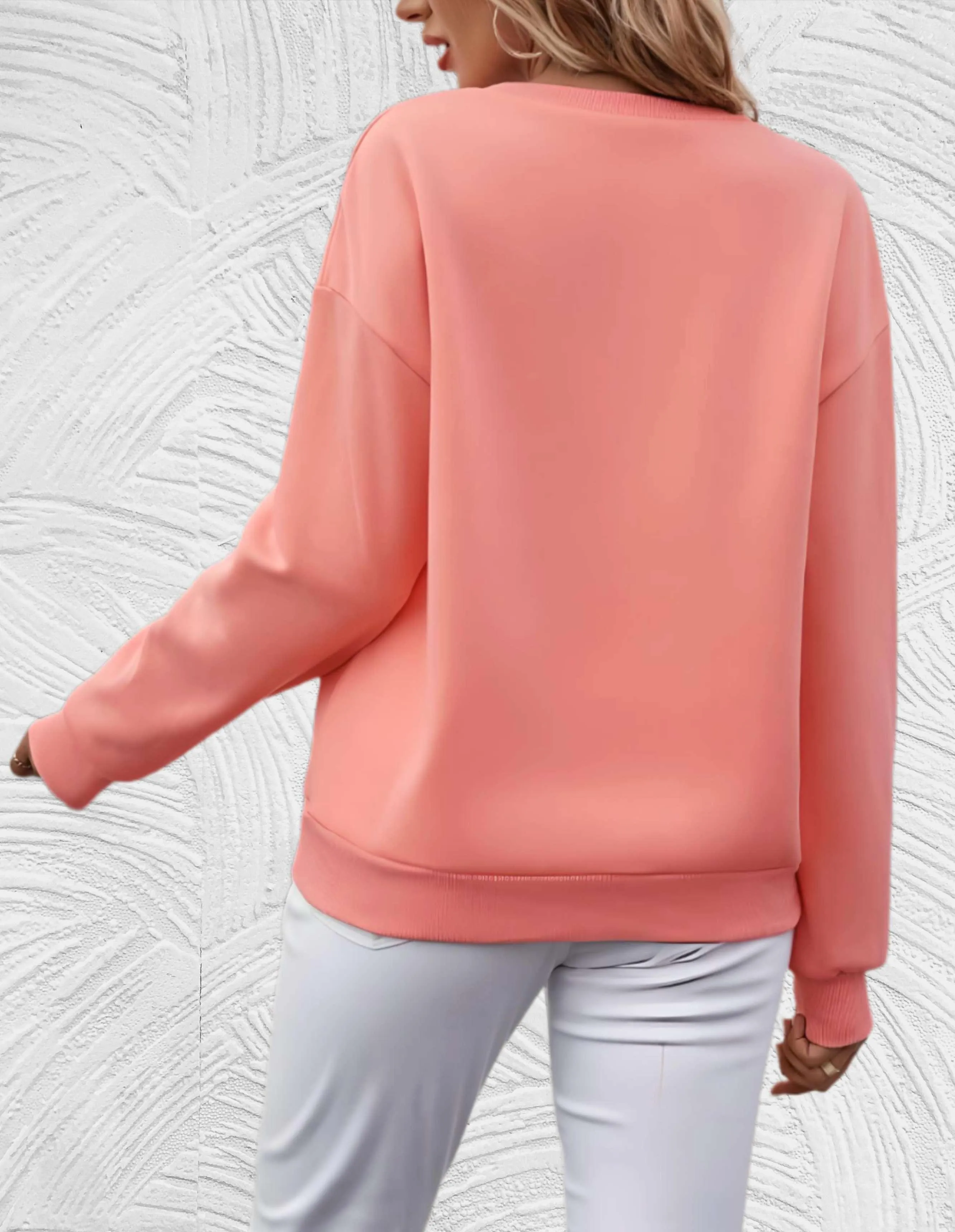 Heidi-Mode Übergroßer Pullover mit Rundhalsausschnitt und „share your light“-Aufdruck auf der Vorderseite